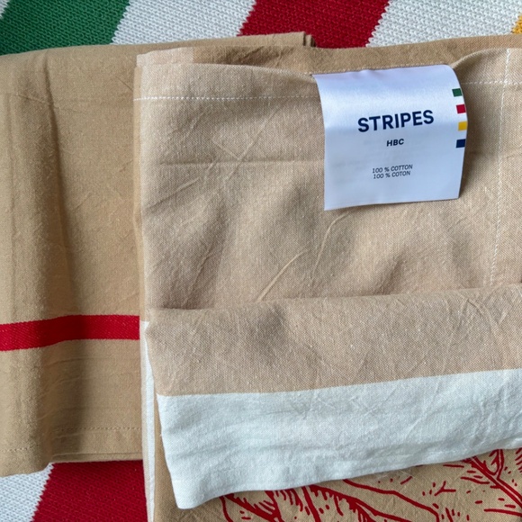 HBC Stripes Floursack Set (Les coeur brilliants) of 2 Tea Towels NEVER USED. - Picture 2 of 3